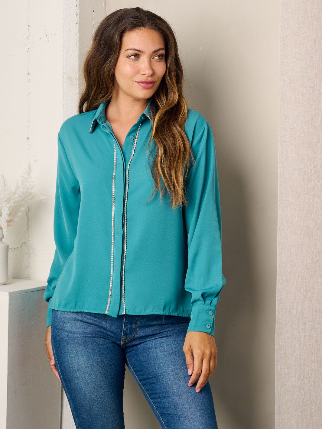 WOMEN'S LONG SLEEVE BUTTON UP TRIM DETAILED BLOUSE TOP