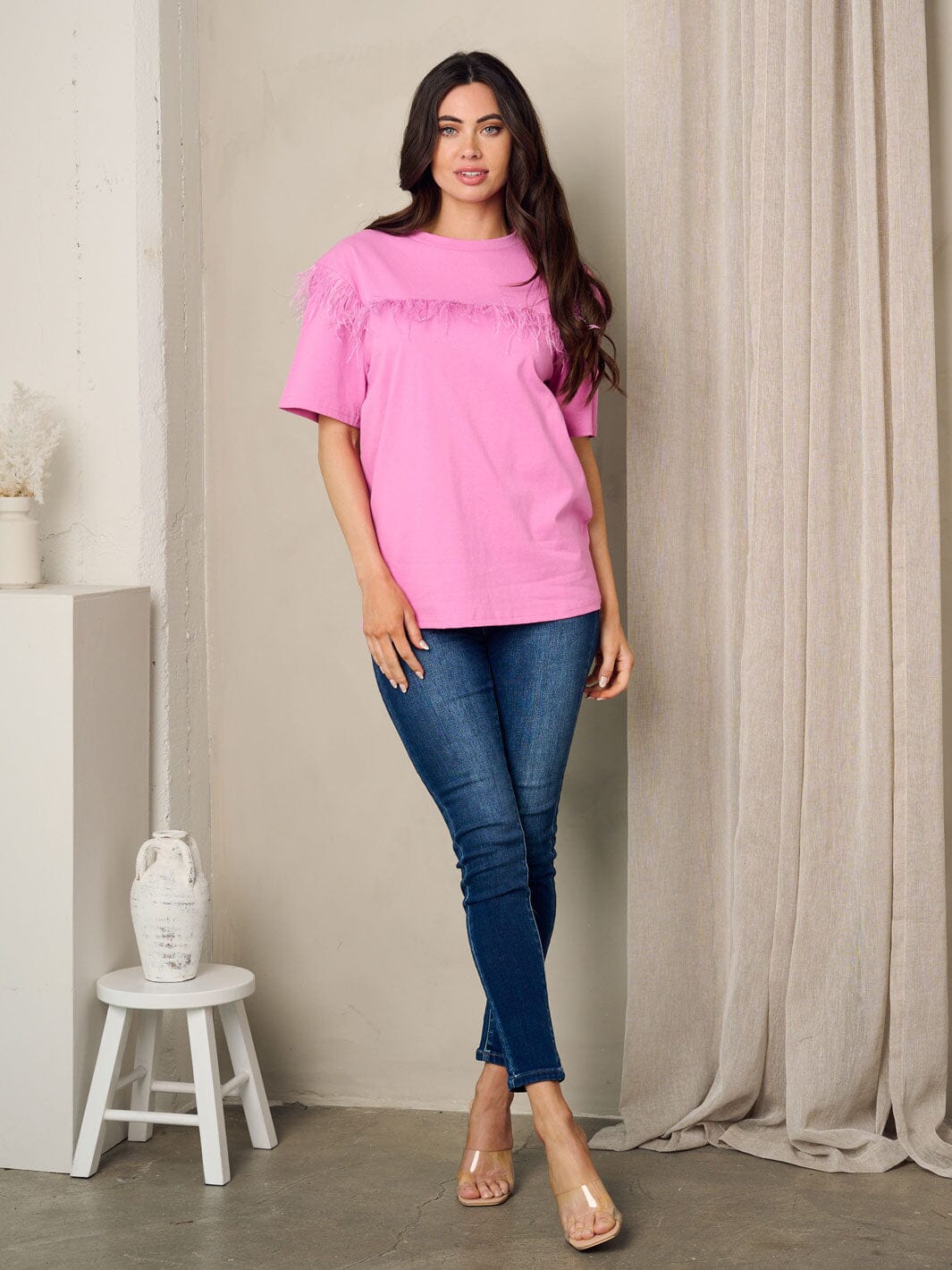 WOMEN'S SHORT SLEEVE FEATHER DETAILED SOLID TOP