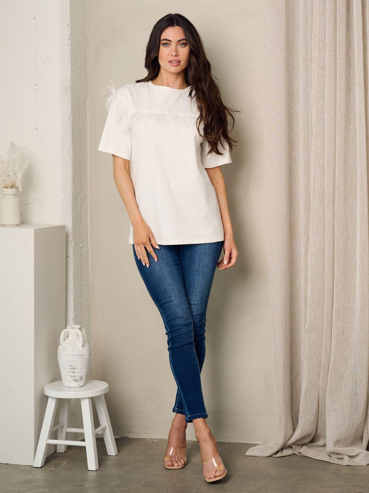 WOMEN'S SHORT SLEEVE FEATHER DETAILED SOLID TOP