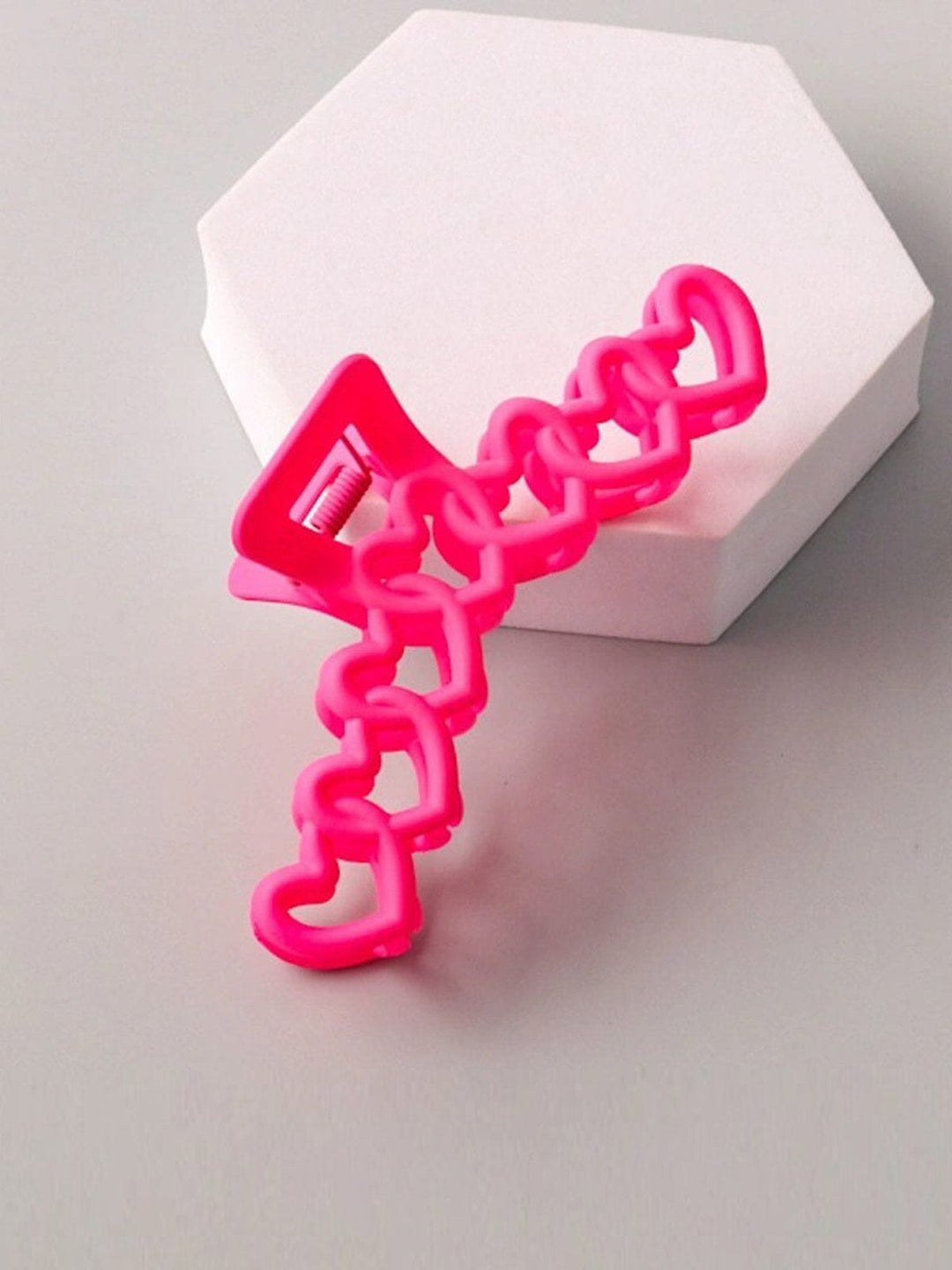 FASHION ASSORTED COLORS HEARTS CLAW HAIR CLIPS