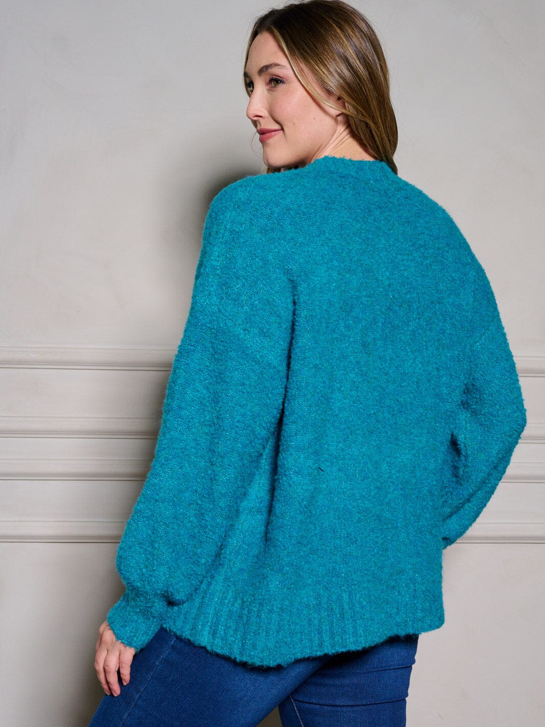 PLUS SIZE LONG SLEEVE PULLOVER SWEATER