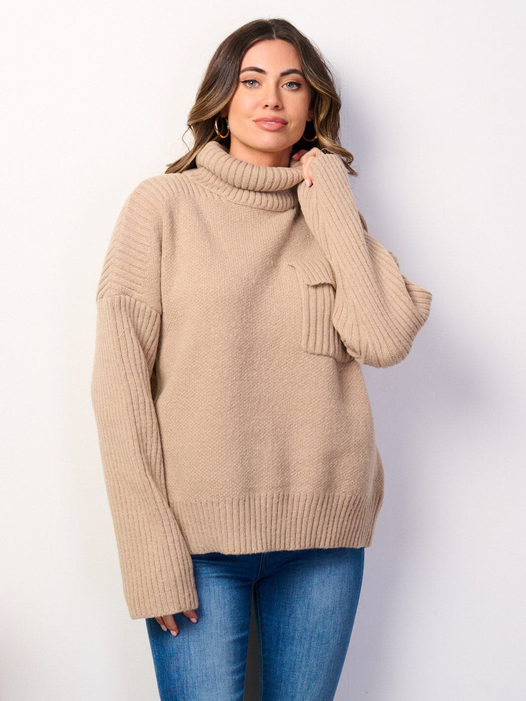 WOMEN'S LONG SLEEVE FRONT POCKET TURTLE NECK PULLOVER SWEATER