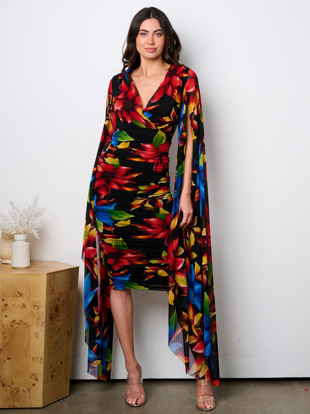 WOMEN'S LONG BELL SLEEVE V-NECK RUCHED FLORAL MIDI DRESS