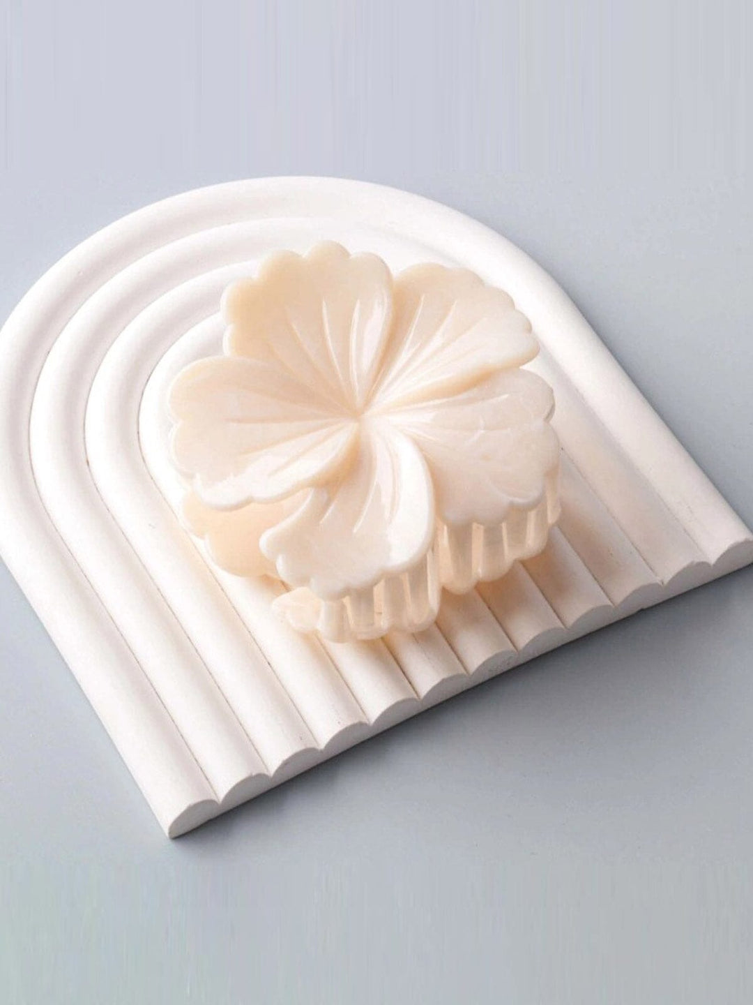 FASHION ASSORTED COLORS FLOWER HAIR CLAW CLIPS