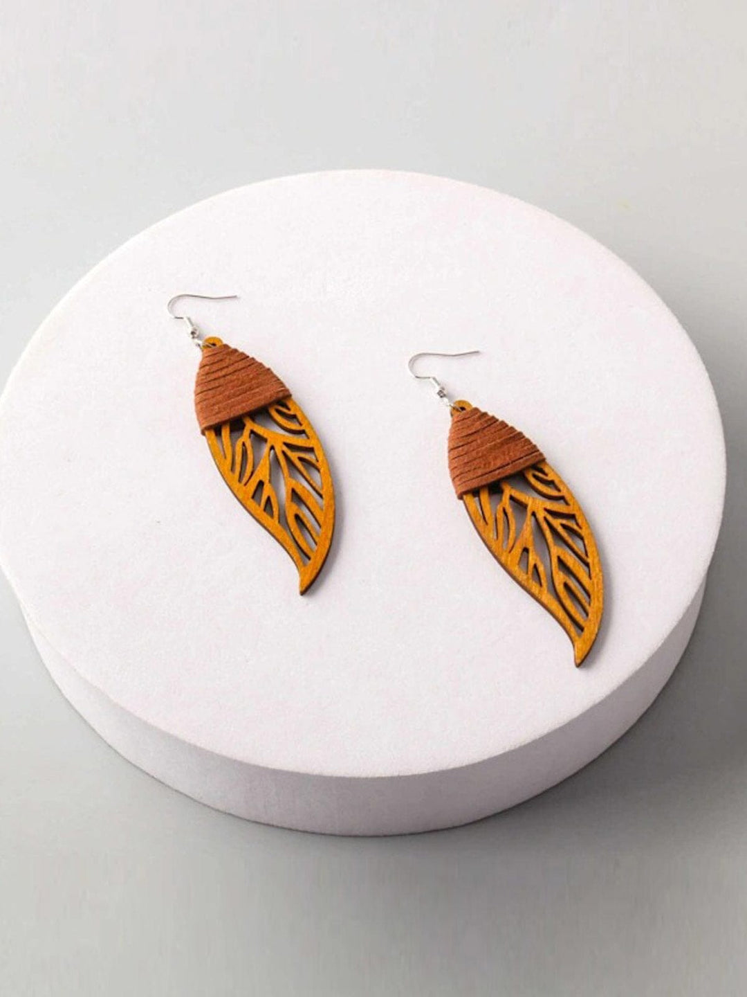FASHION ASSORTED COLORS LEAF EARRINGS