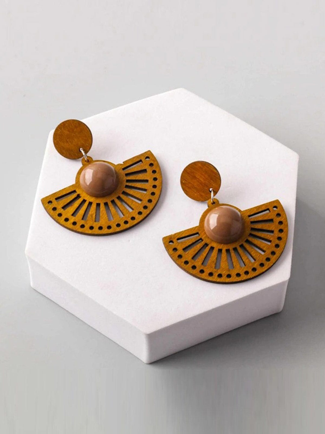 FASHION ASSORTED COLORS FAN EARRINGS
