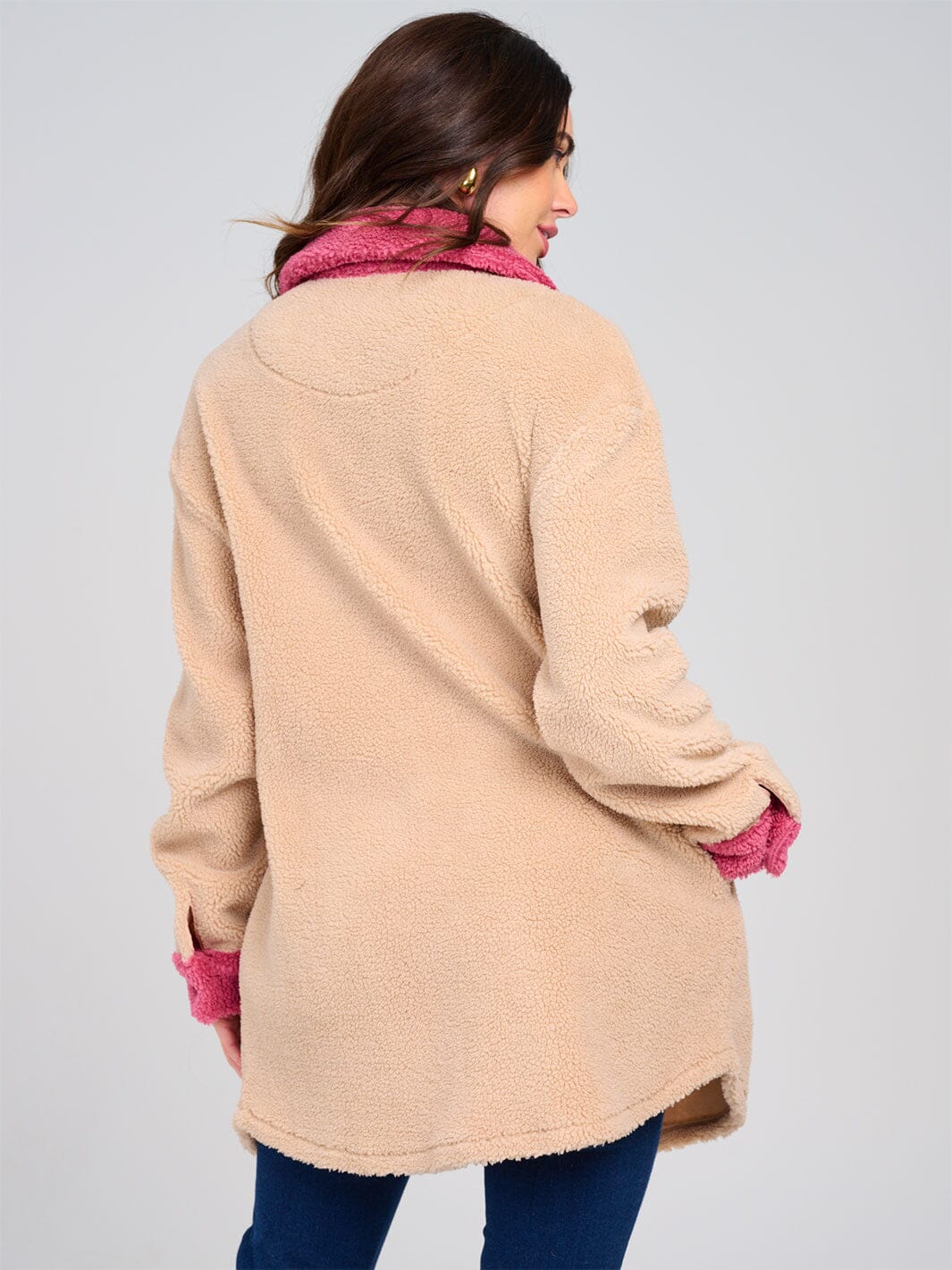 WOMEN'S LONG SLEEVE BUTTON CLOSURE FRONT POCKETS COLORBLOCK SHERPA JACKET