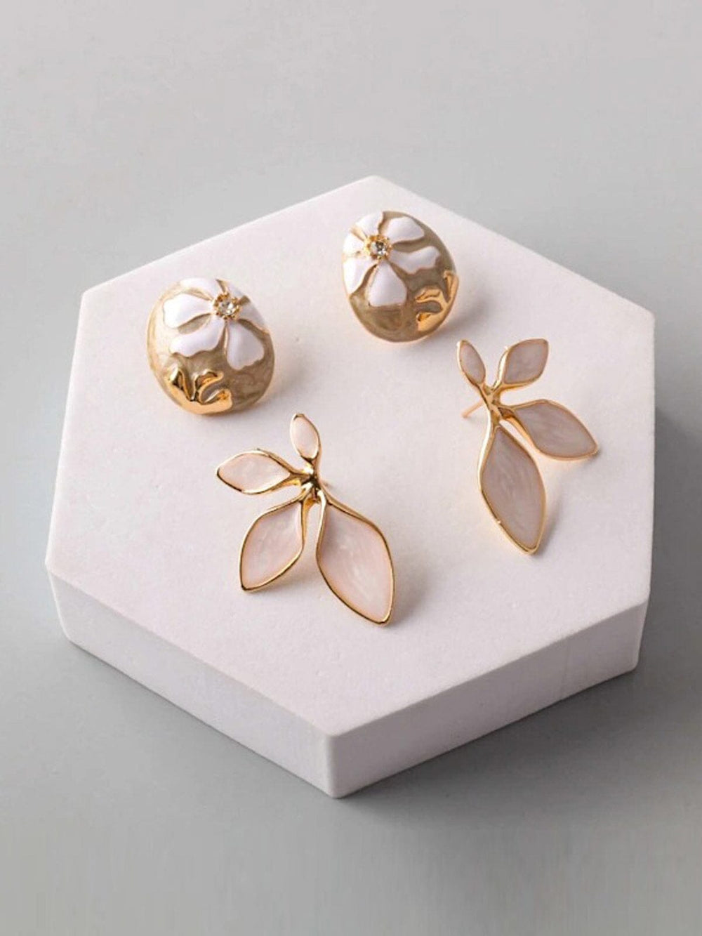 FASHION FLOWERS 2PC. SET EARRINGS