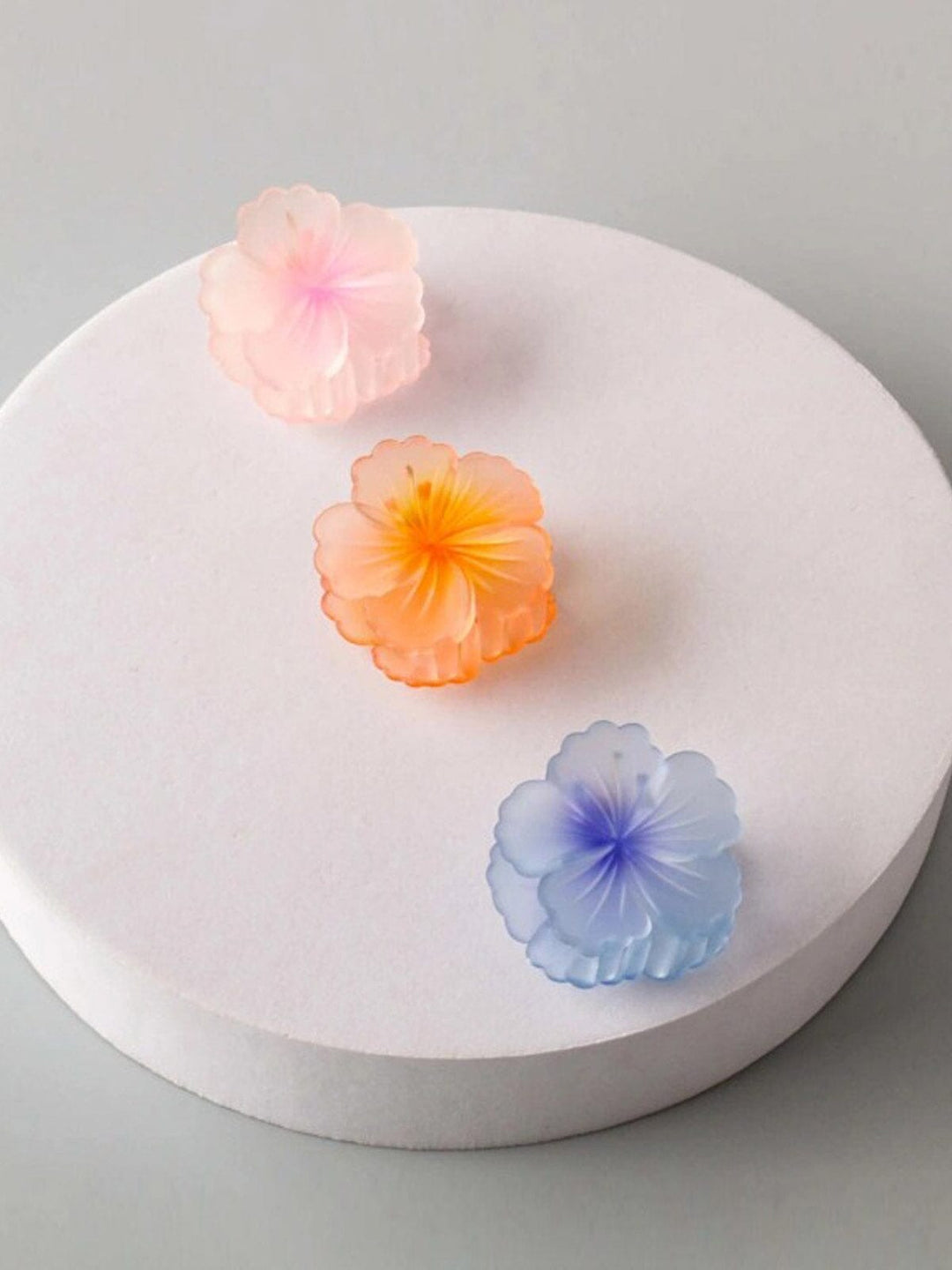 FASHION ASSORTED COLORS FLOWER HAIR CLAW CLIPS