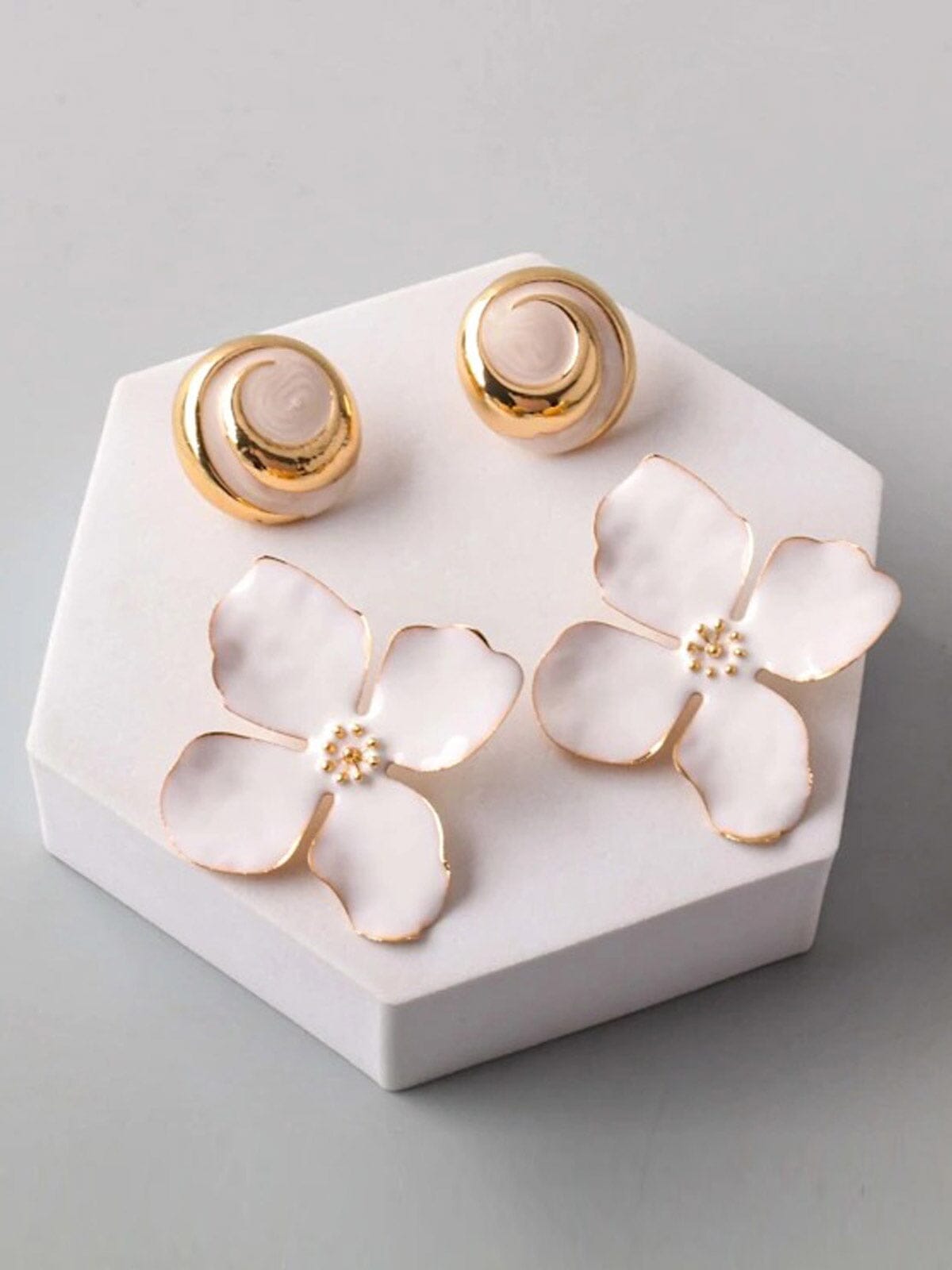 FASHION FLOWERS 2PC. SET EARRINGS