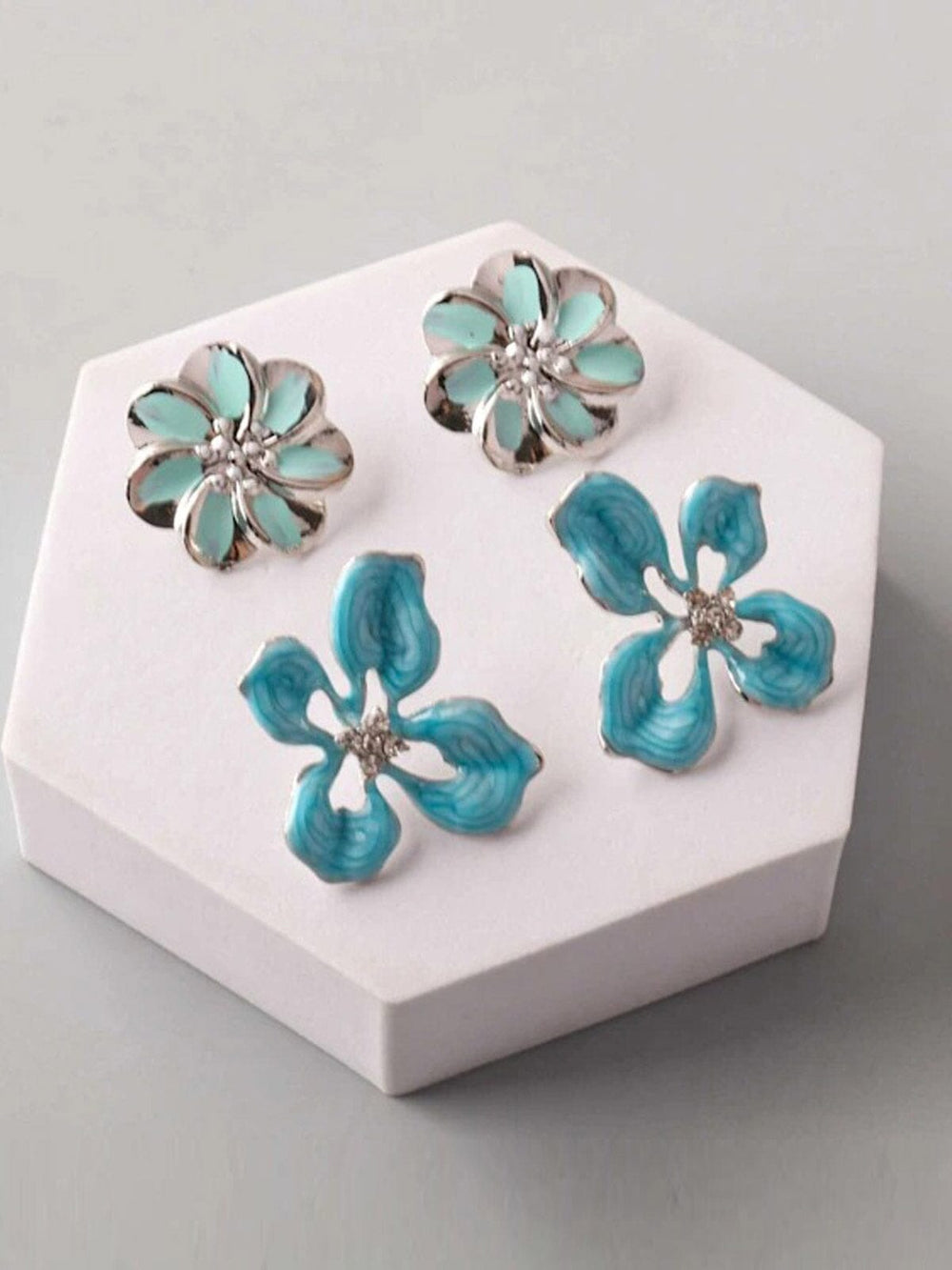 FASHION FLOWERS 2PC. SET EARRINGS