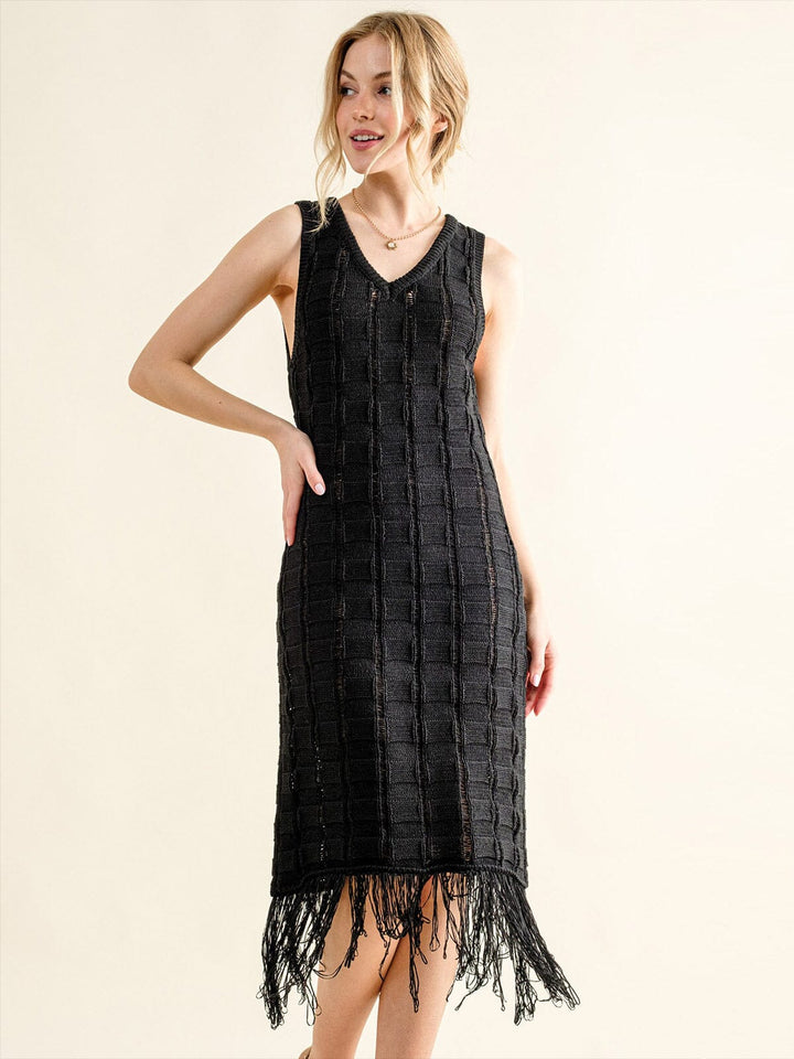 WOMEN'S SLEEVELESS V-NECK FRINGE BOTTOM HEM KNIT MIDI DRESS