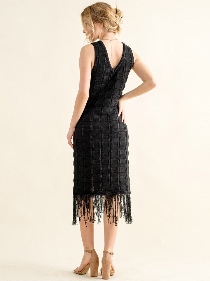 WOMEN'S SLEEVELESS V-NECK FRINGE BOTTOM HEM KNIT MIDI DRESS