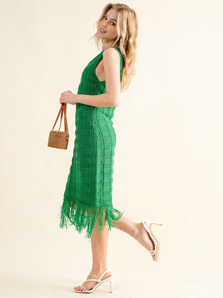 WOMEN'S SLEEVELESS V-NECK FRINGE BOTTOM HEM KNIT MIDI DRESS