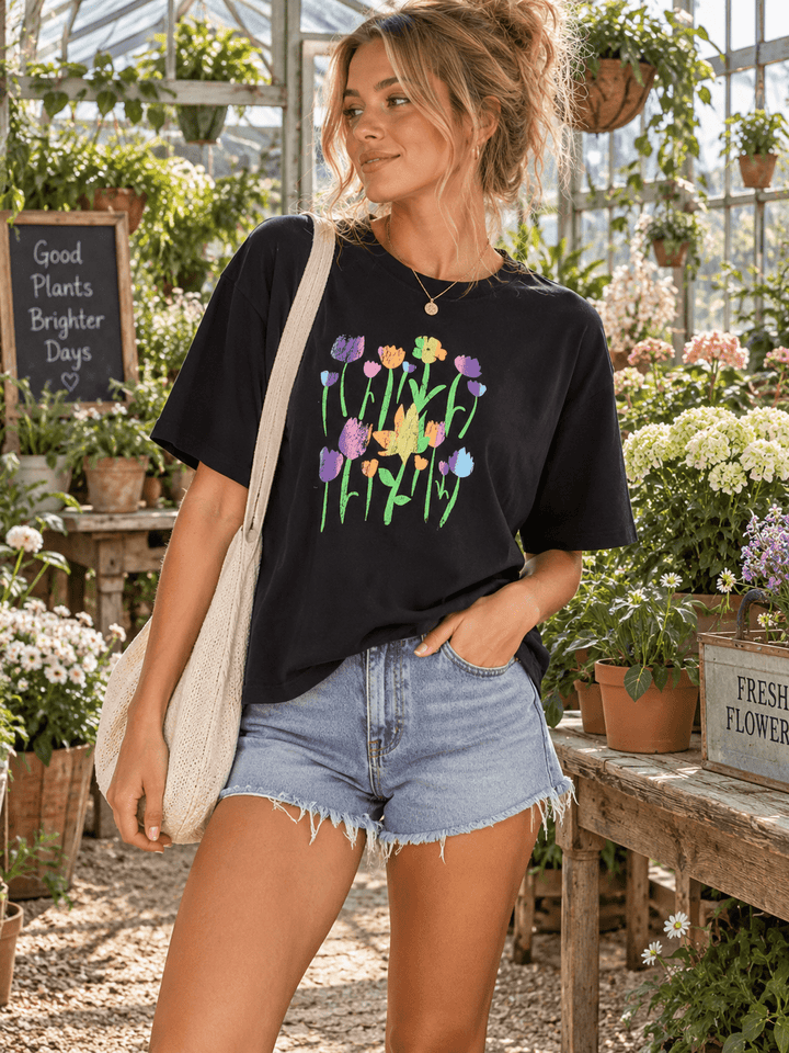 WOMEN'S SHORT SLEEVE GRAPHIC T-SHIRT