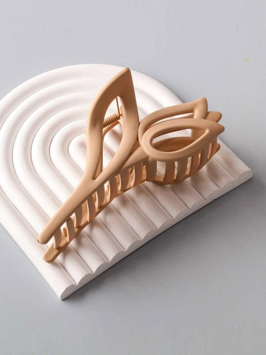 FASHION ASSORTED COLORS FLOWER HAIR CLAW CLIPS