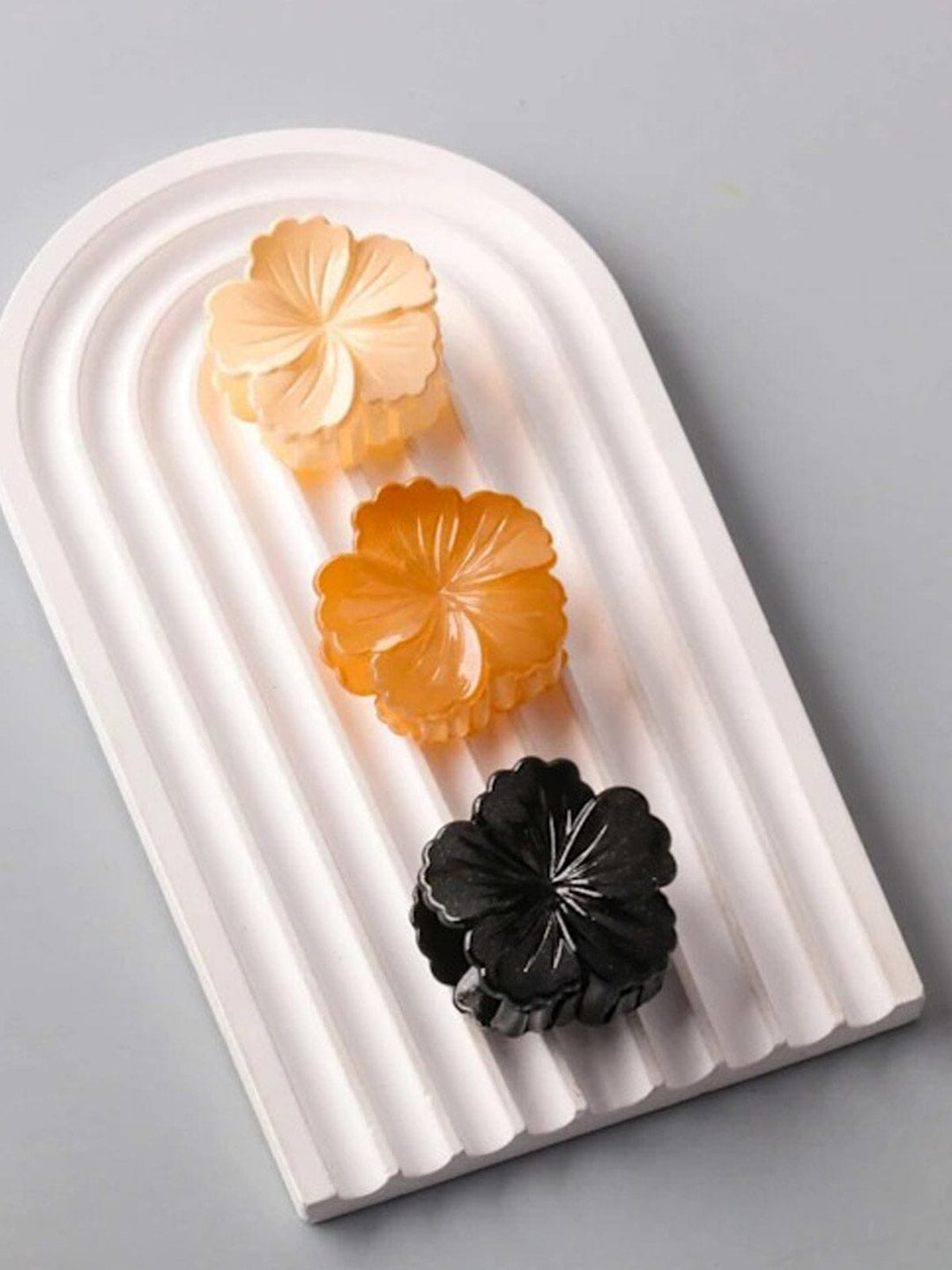 FASHION ASSORTED COLORS FLOWER HAIR CLAW CLIPS 3PCS. SET