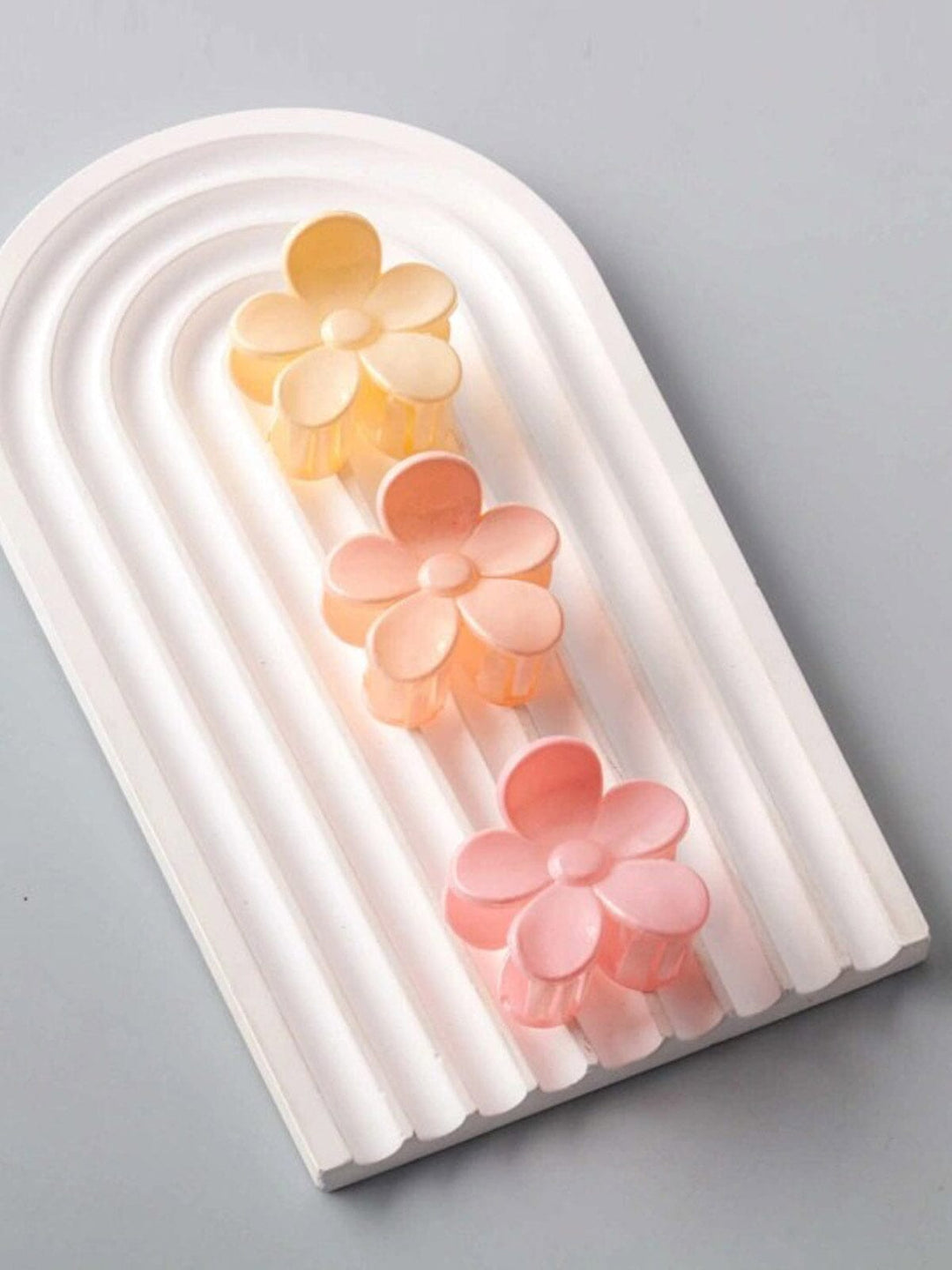 FASHION ASSORTED COLORS FLOWER HAIR CLAW CLIPS 3PCS. SET