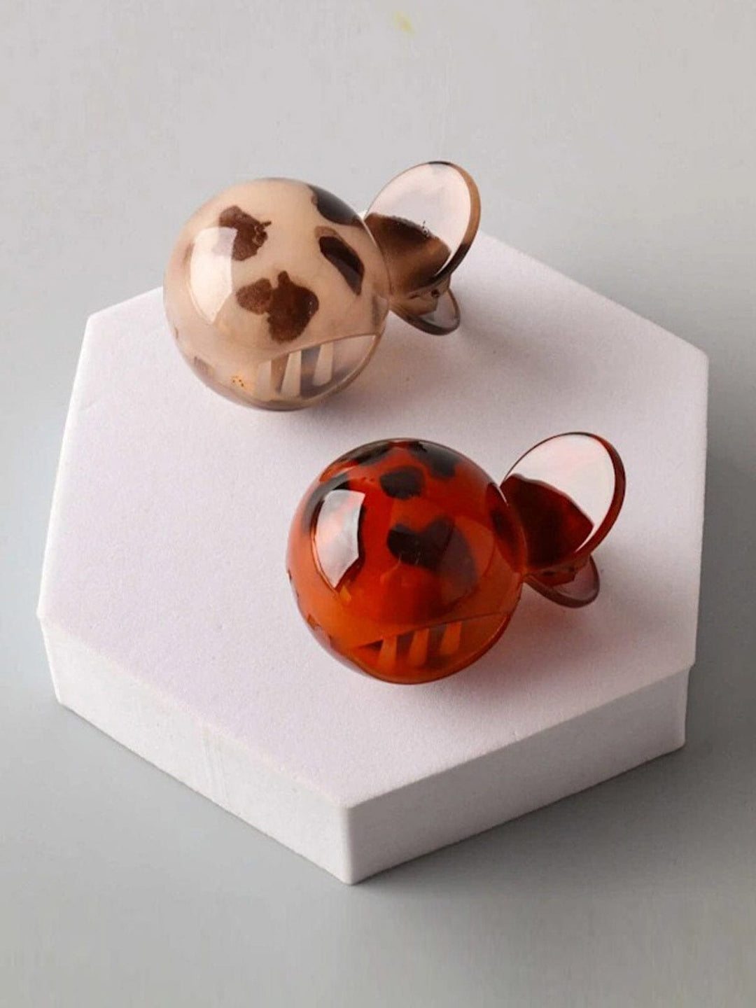 FASHION ASSORTED COLORS ANIMAL PRINT HAIR CLAW CLIPS