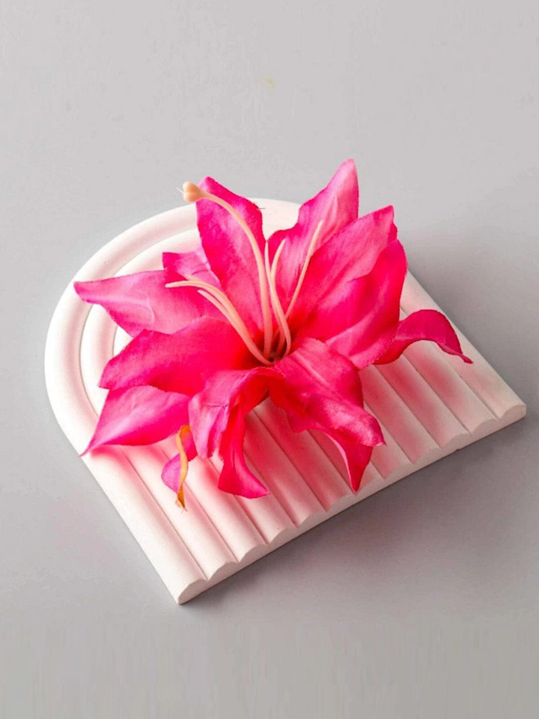 FASHION ASSORTED COLORS FLOWER HAIR CLIPS