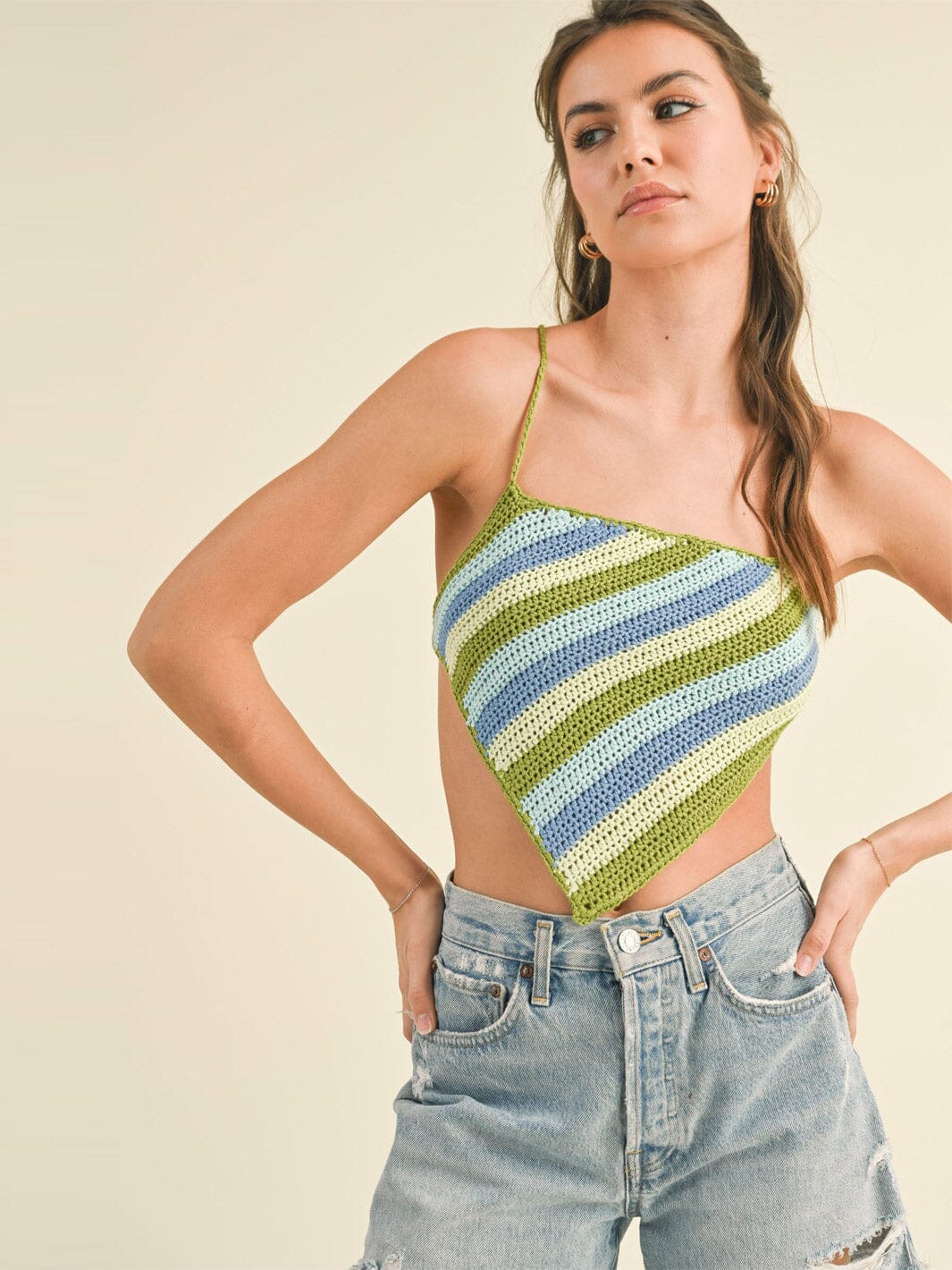 WOMEN'S SLEEVELESS OPEN BACK COLORBLOCK KNIT CROP TOP