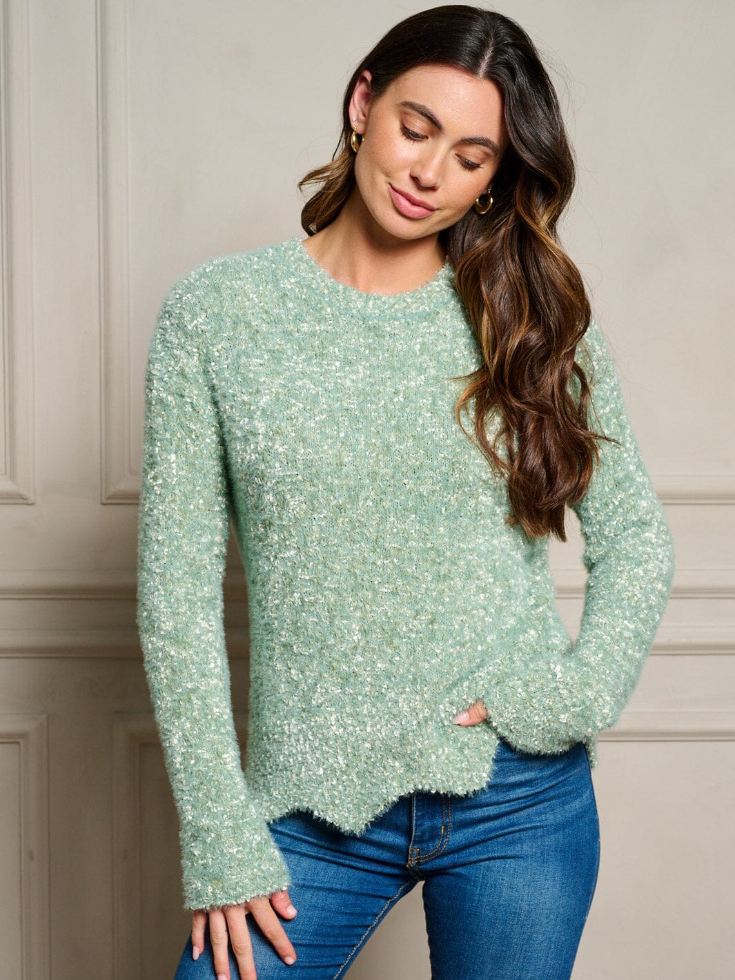 WOMEN'S LONG SLEEVE FUZZY PULLOVER SWEATER