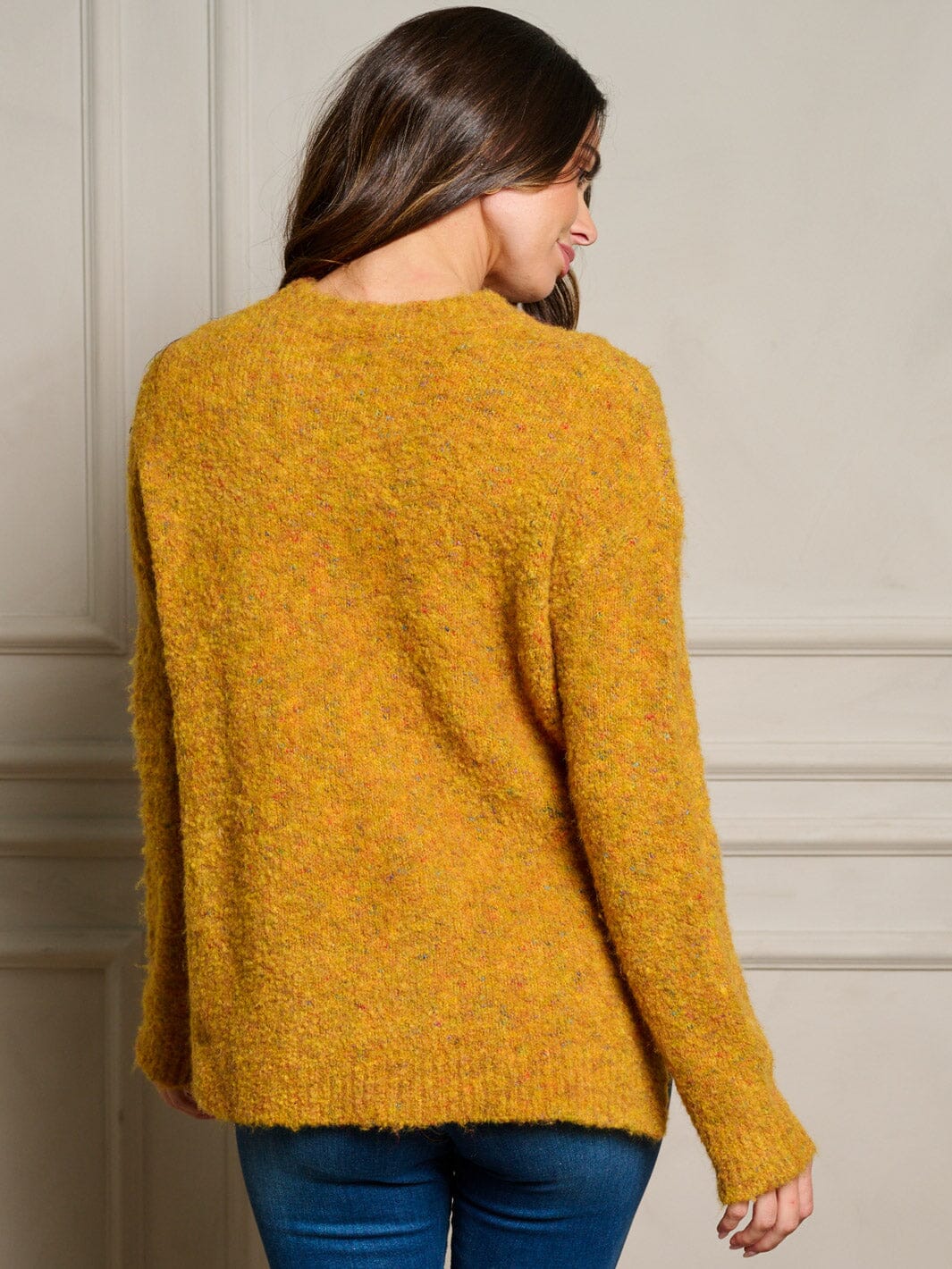 WOMEN'S LONG SLEEVE FUZZY PULLOVER SWEATER