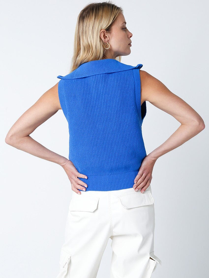 WOMEN'S SLEEVELESS ZIP UP KNIT TOP