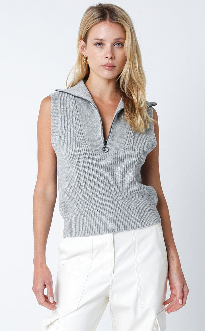 WOMEN'S SLEEVELESS ZIP UP KNIT TOP
