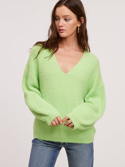 WOMENS LONG SLEEVE PULLOVER FUZZY SWEATER