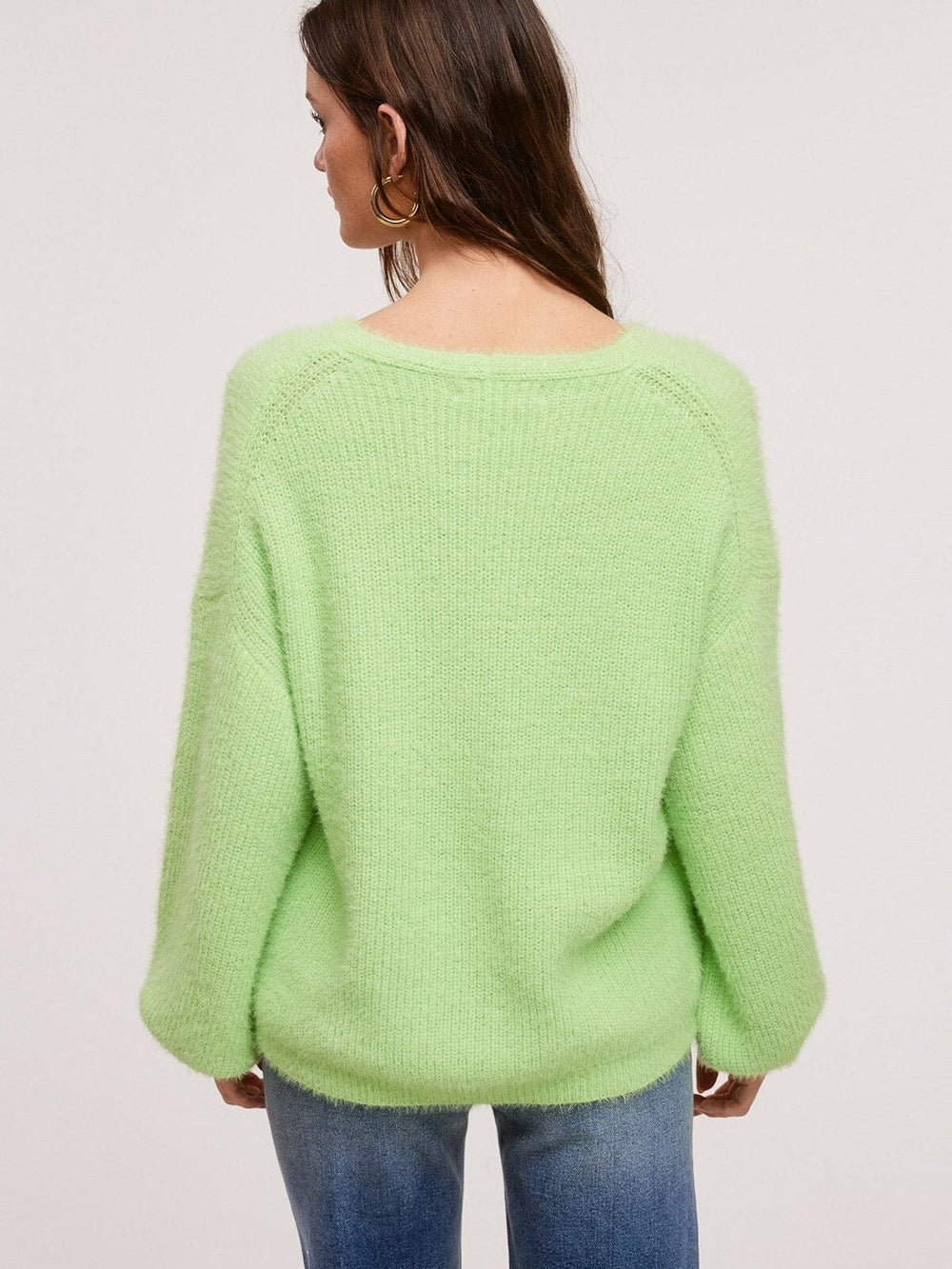 WOMENS LONG SLEEVE PULLOVER FUZZY SWEATER