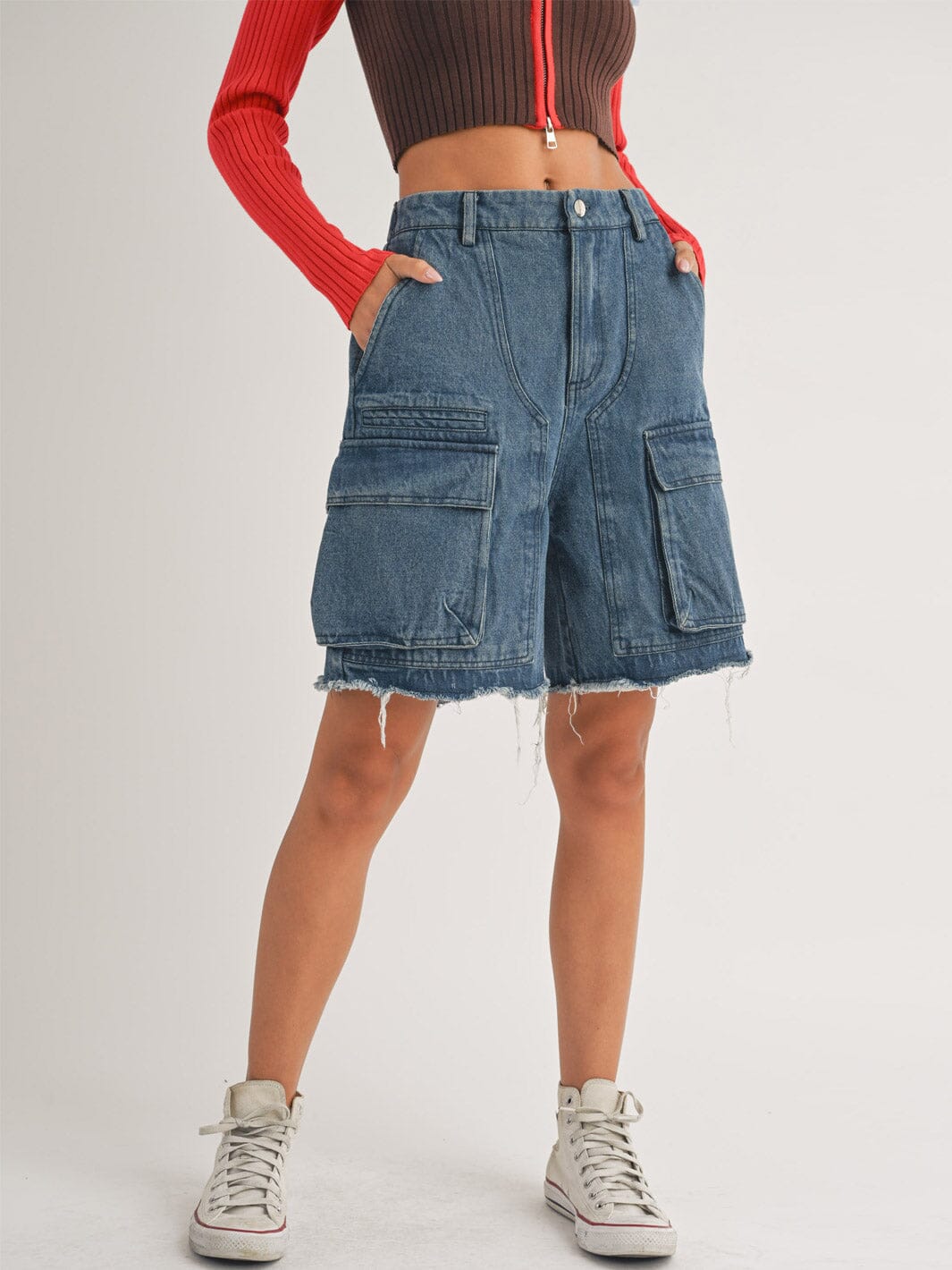 WOMEN'S BUTTON CLOSURE CARGO POCKETS DENIM SHORTS
