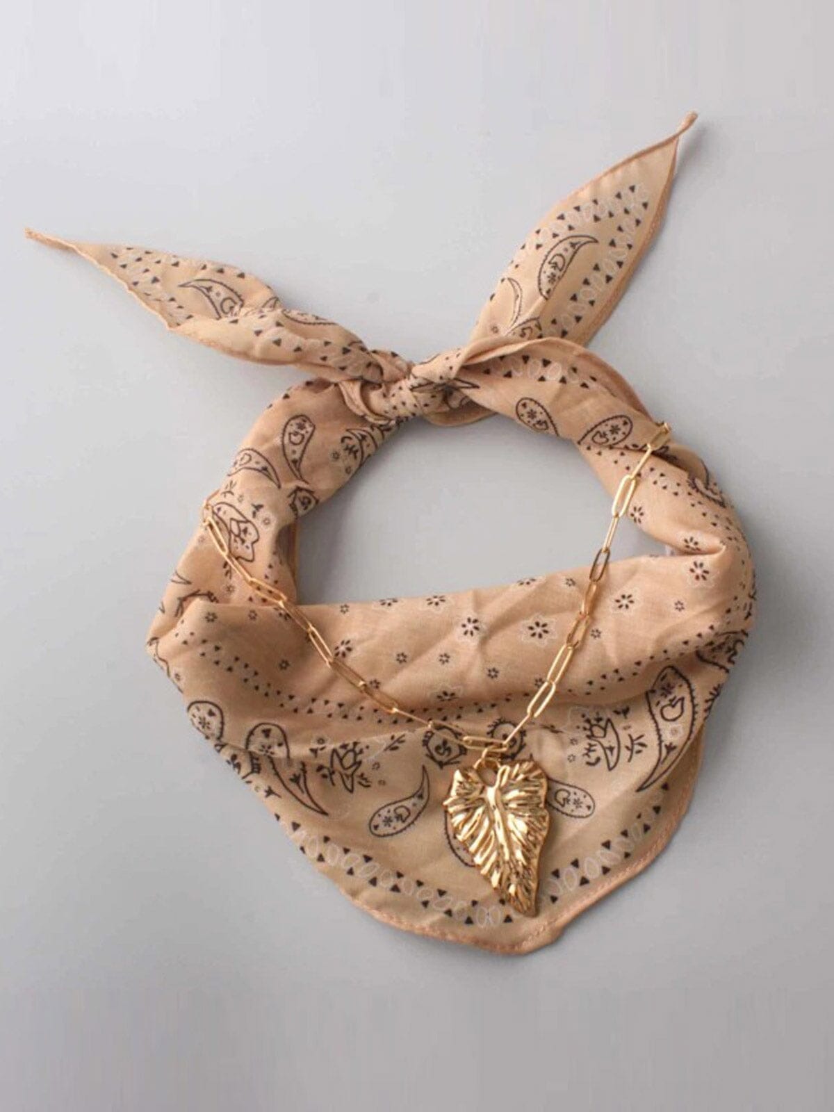 FASHION MULTI LAYER BANDANA LEAF PENDANT NECKLACE