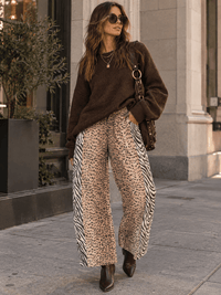 WOMEN'S BUTTON CLOSURE POCKETS ANIMAL PRINT DENIM PANTS