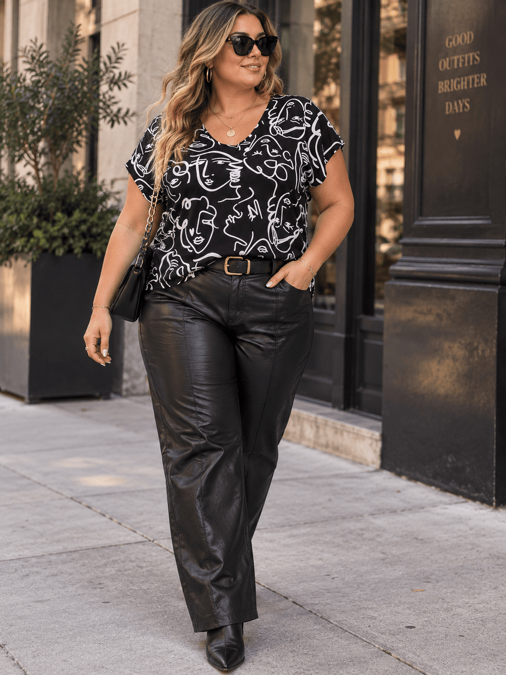 PLUS SIZE SHORT SLEEVE V-NECK GRAPHIC HIGH-LOW BLOUSE