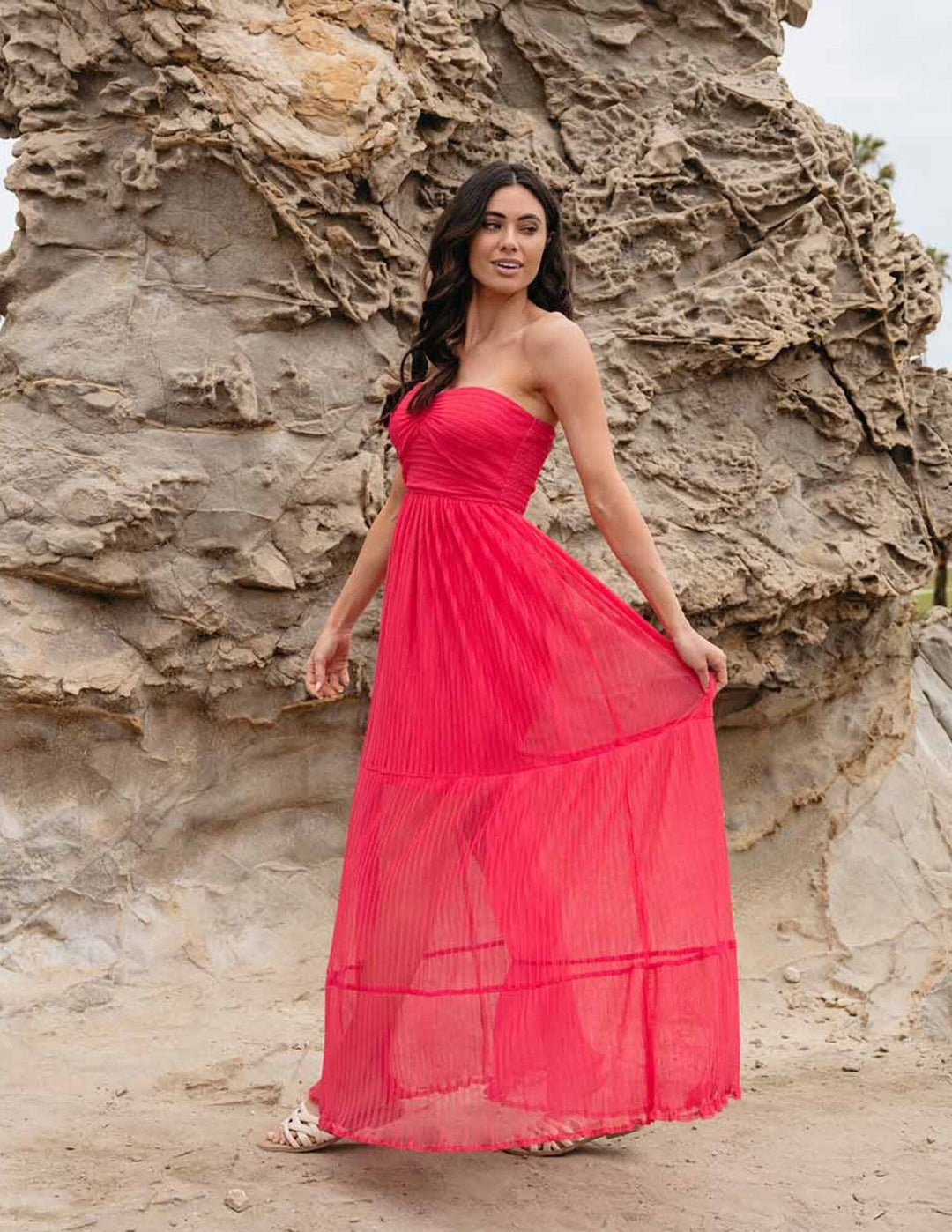 WOMEN'S SLEEVELESS TIERED SMOCK MAXI DRESS