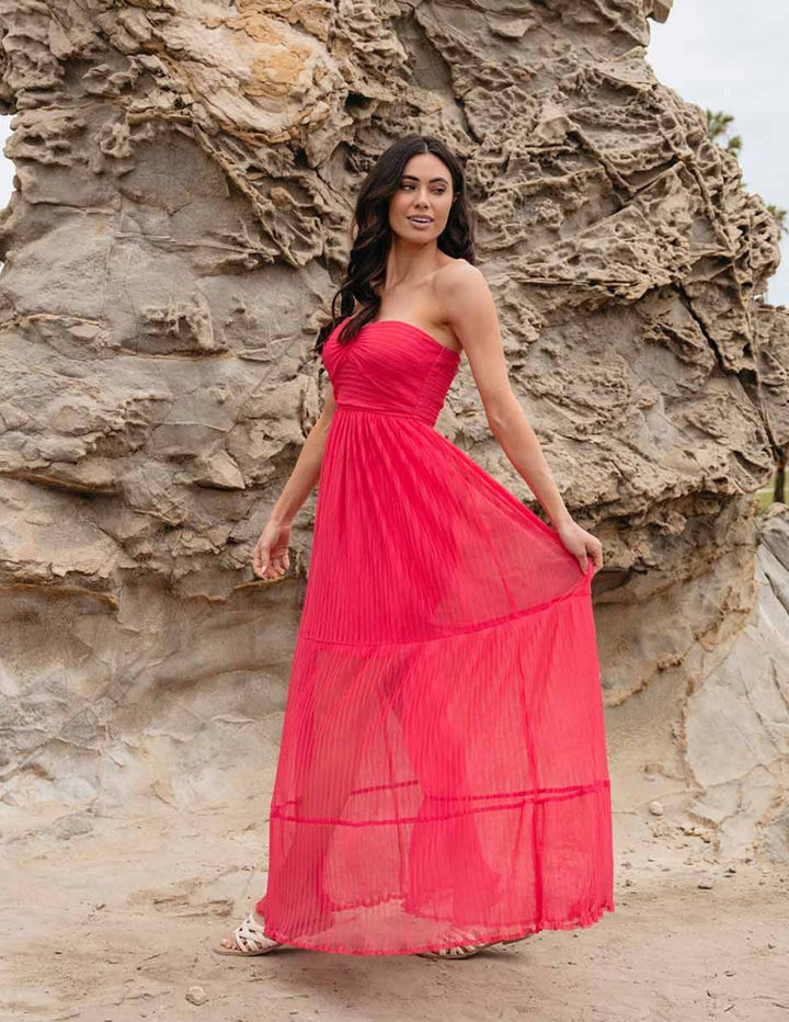 WOMEN'S SLEEVELESS TIERED SMOCK MAXI DRESS