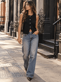 WOMEN'S SLEEVELESS BUTTON UP RIBBED BLOUSE