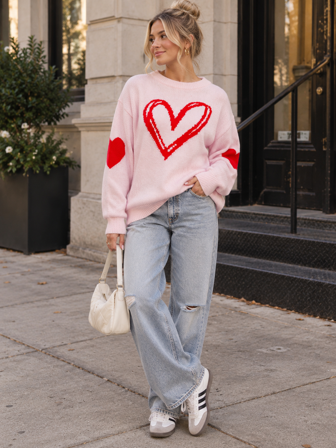 WOMEN'S LONG SLEEVE HEARTS GRAPHIC PULLOVER SWEATER