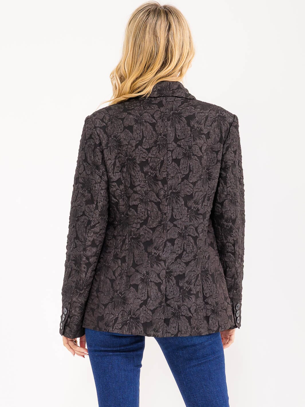 WOMEN'S LONG SLEEVE BUTTON CLOSURE FRONT FRONT POCKETS DETAILED BLAZER