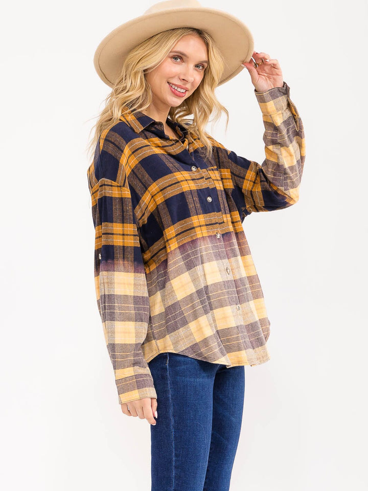 WOMEN'S LONG SLEEVE BUTTON UP FRONT POCKET PLAID TOP