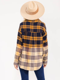 WOMEN'S LONG SLEEVE BUTTON UP FRONT POCKET PLAID TOP