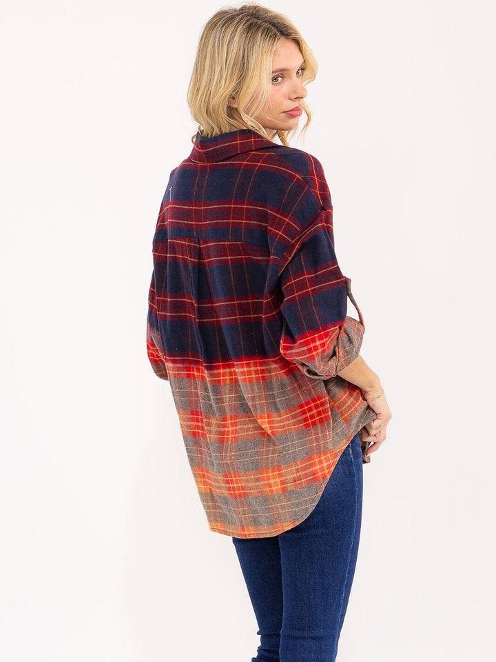 WOMEN'S LONG SLEEVE BUTTON UP FRONT POCKET PLAID TOP