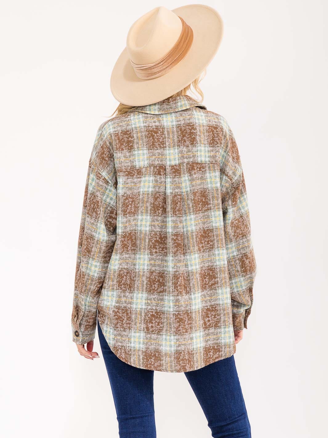 WOMEN'S LONG SLEEVE BUTTON CLOSURE FRONT POCKET PLAID SHIRT