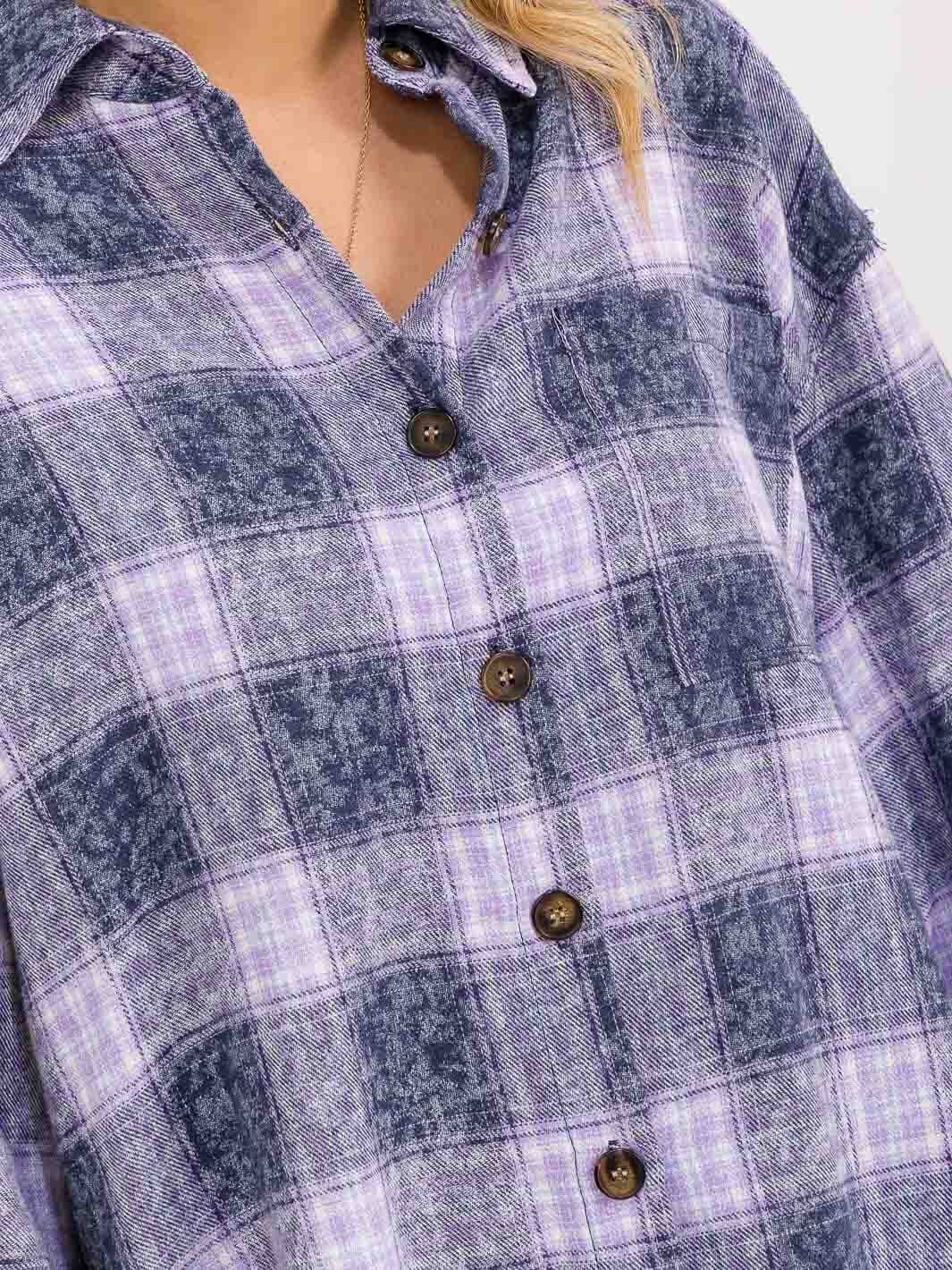 WOMEN'S LONG SLEEVE BUTTON CLOSURE FRONT POCKET PLAID SHIRT