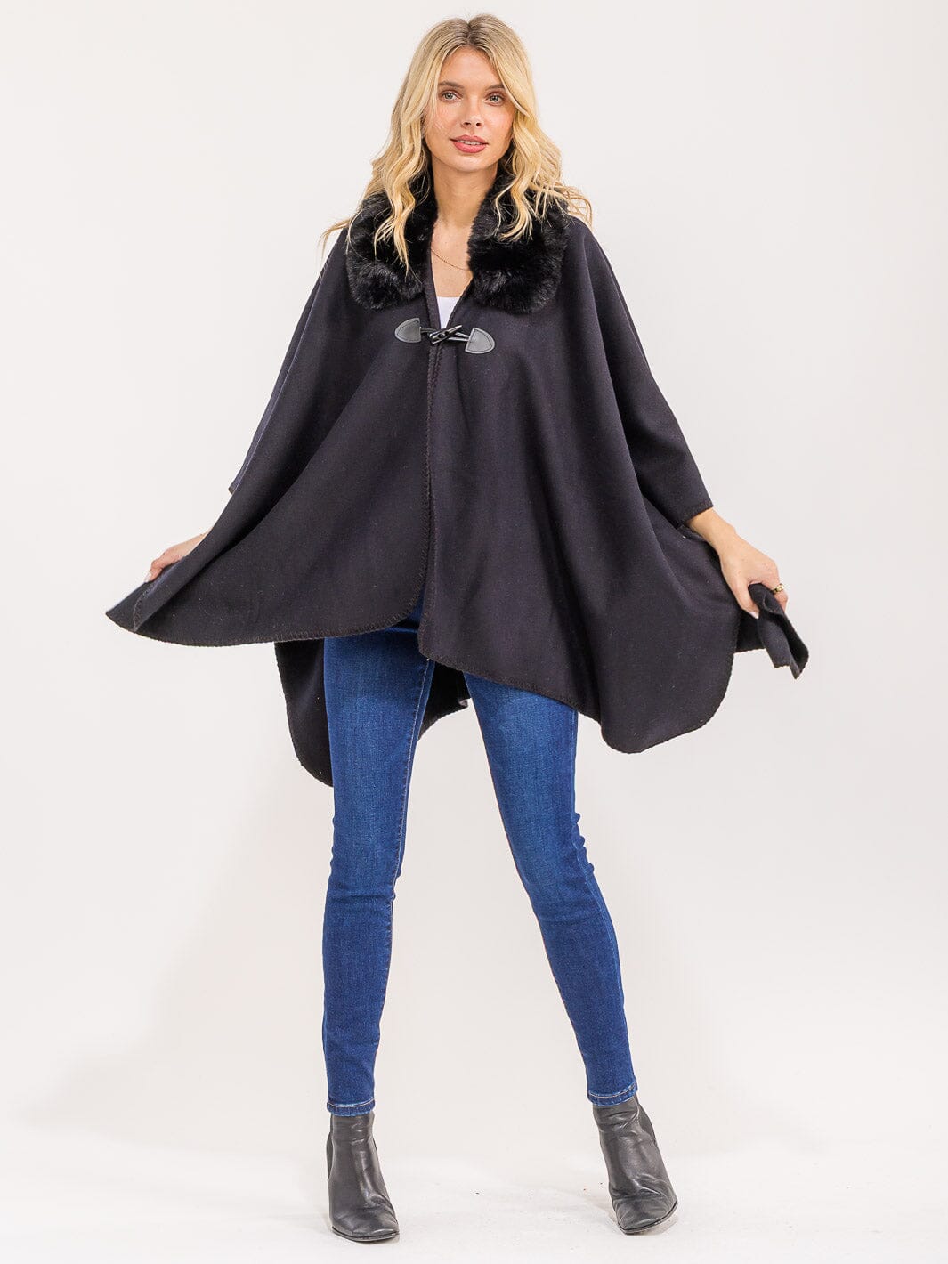 WOMEN'S BUTTON CLOSURE FAUX FUR COLLAR WRAP PONCHO