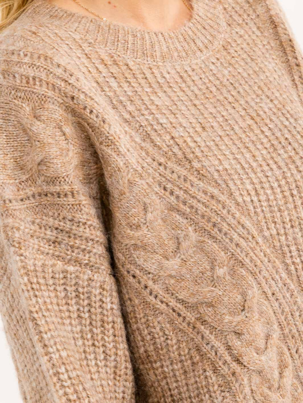 WOMEN'S LONG SLEEVE KNIT PULLOVER SWEATER