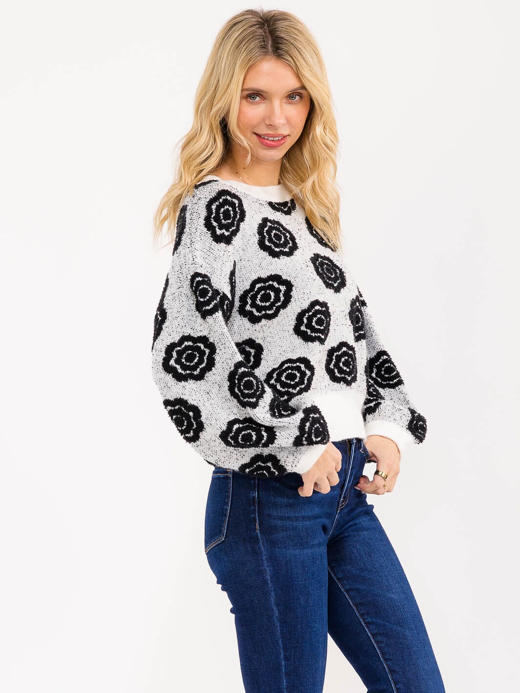 WOMEN'S LONG SLEEVE FLORAL KNIT PULLOVER SWEATER