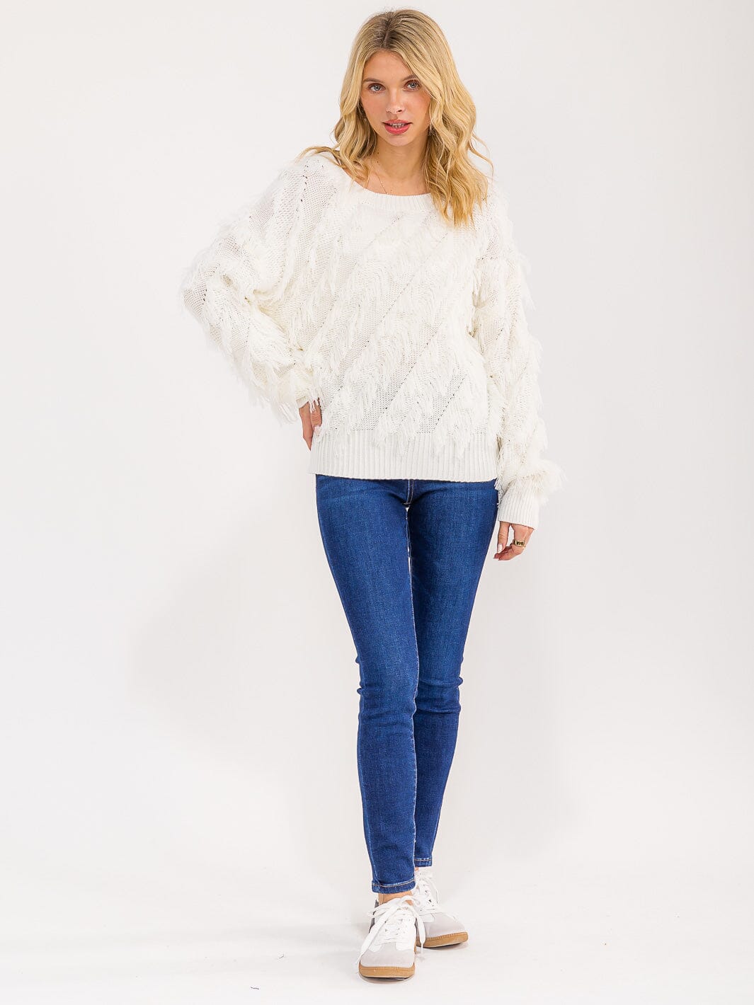 WOMEN'S LONG SLEEVE DETAILED KNIT PULLOVER SWEATER