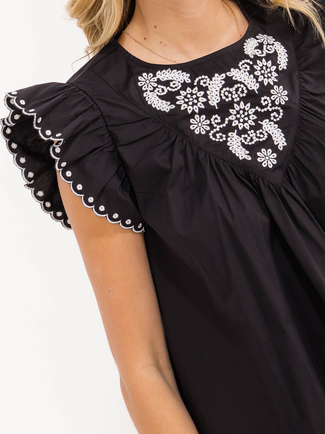 WOMEN'S RUFFLE SLEEVE TRIM DETAILED EMBROIDERY BLOUSE